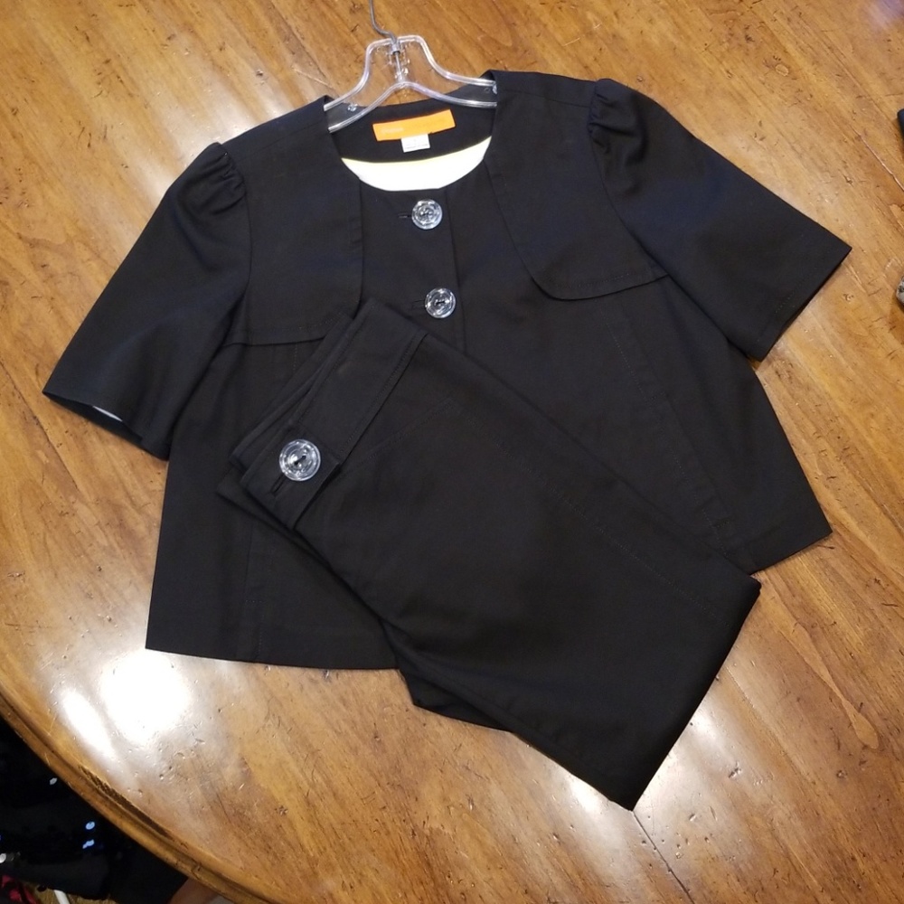 Crop jacket (6) & pant (4) set